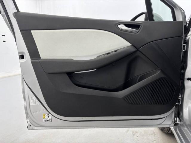 Renault Clio image 8