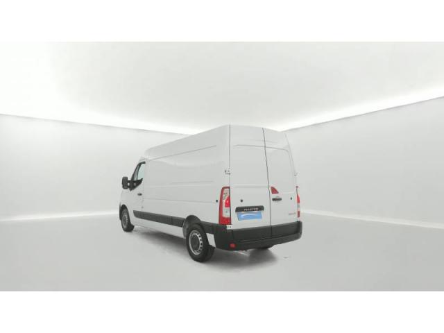 Renault Master image 2