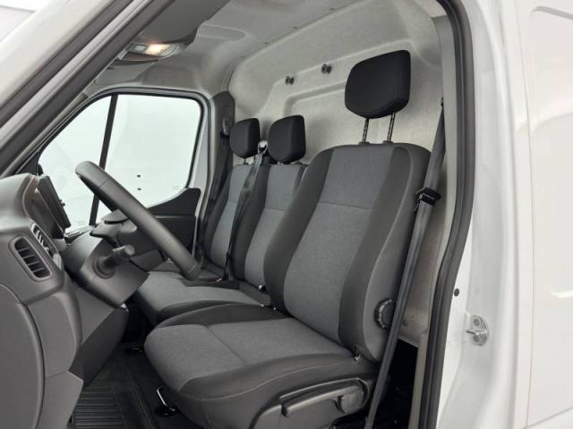Renault Master image 8