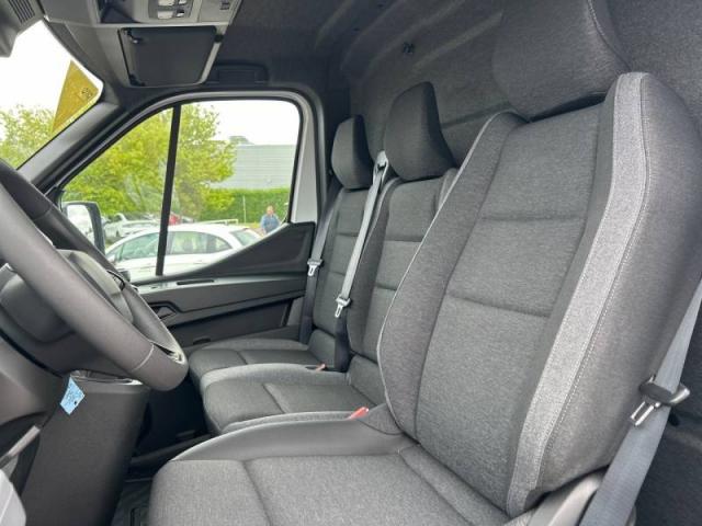 Renault Master image 1
