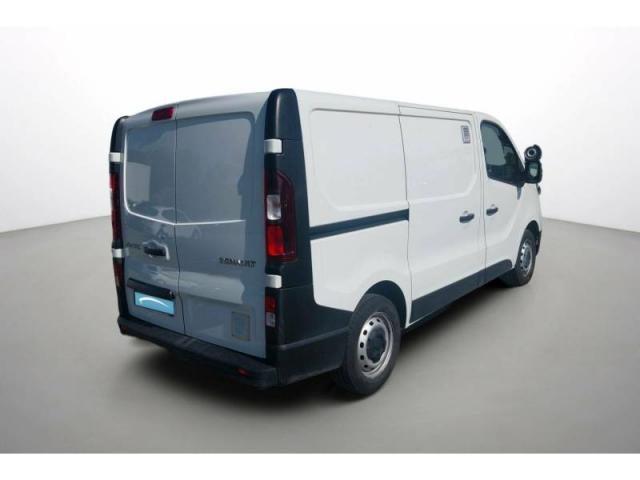 Renault Trafic image 1