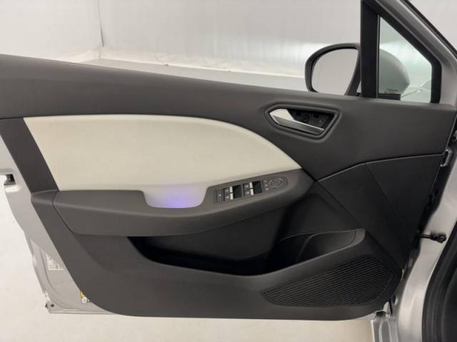 Renault Clio image 9
