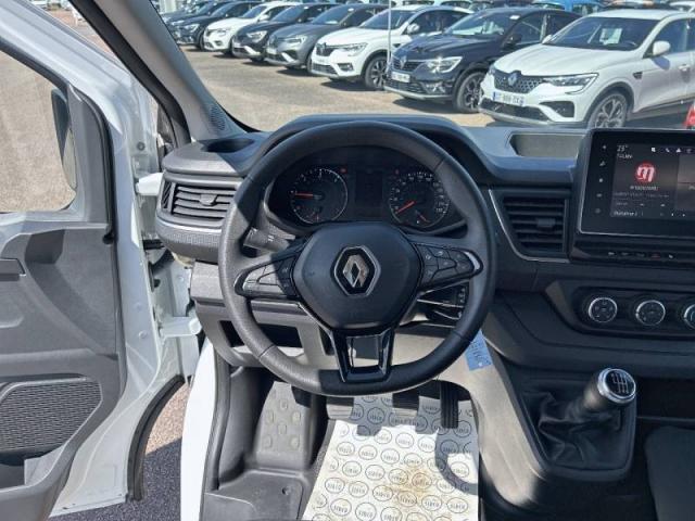 Renault Trafic image 2