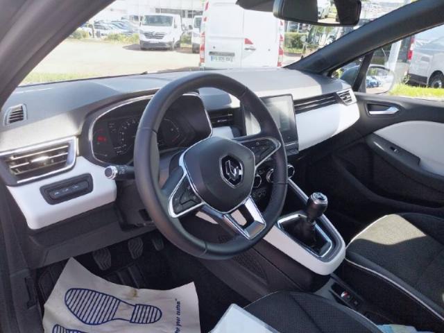 Renault Captur image 1