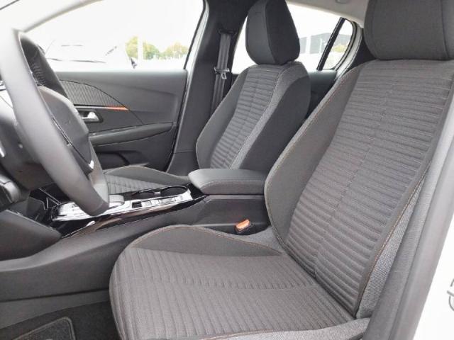 Peugeot 208 image 5