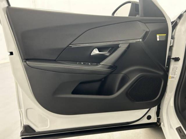 Peugeot 2008 image 1