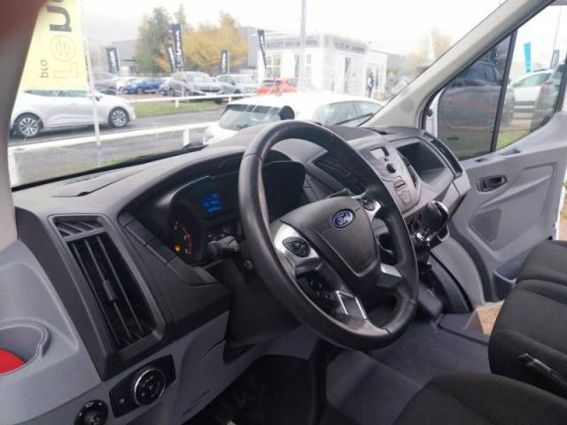Ford Transit image 7