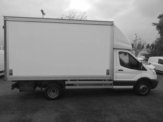 Ford Transit image 8