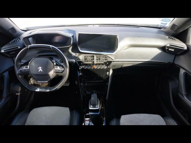 Peugeot 2008 image 2
