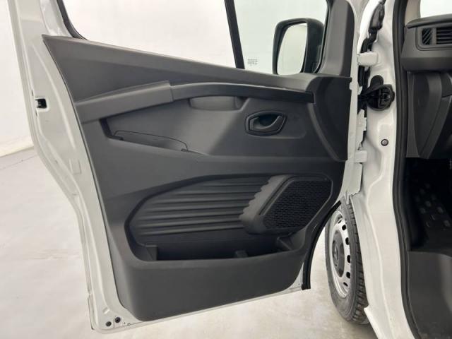 Renault Trafic image 1