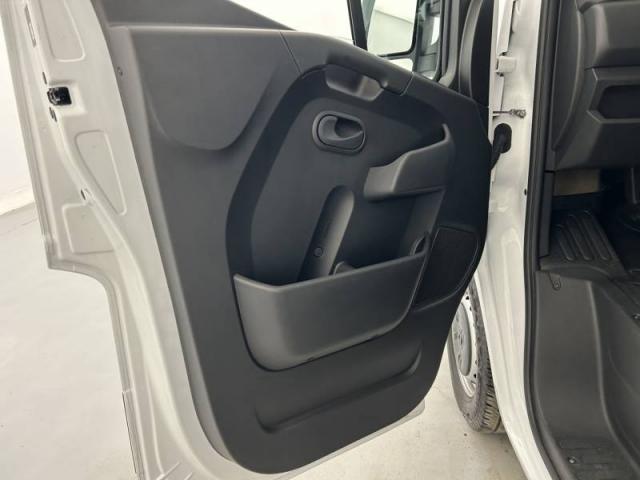 Renault Master image 8