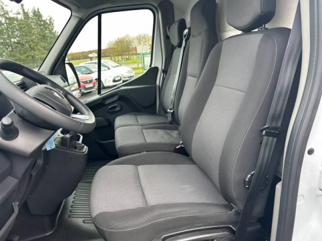 Renault Master image 2