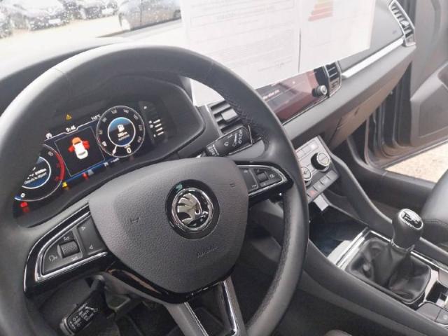 Skoda Karoq image 9