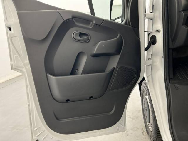 Renault Master image 2