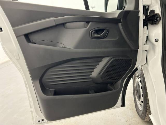 Renault Trafic image 1