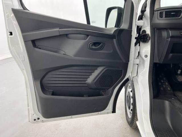 Renault Trafic image 3