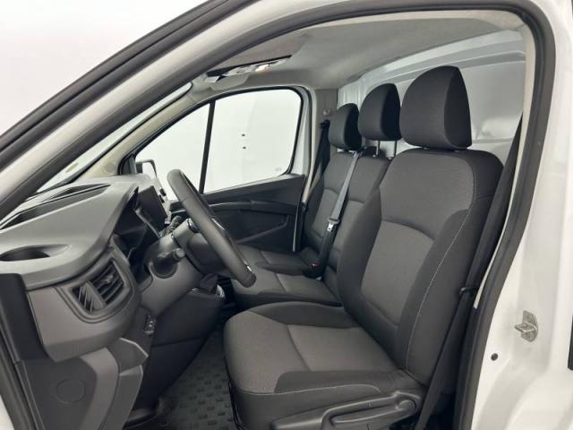 Renault Trafic image 8