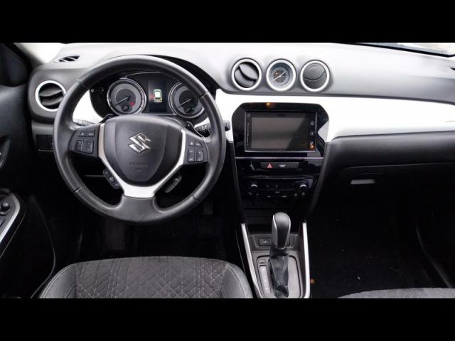 Suzuki Vitara image 8