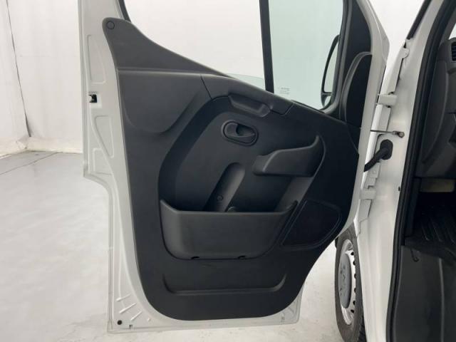 Renault Master image 1