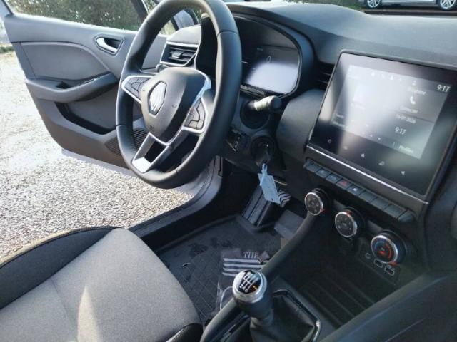 Renault Clio image 9