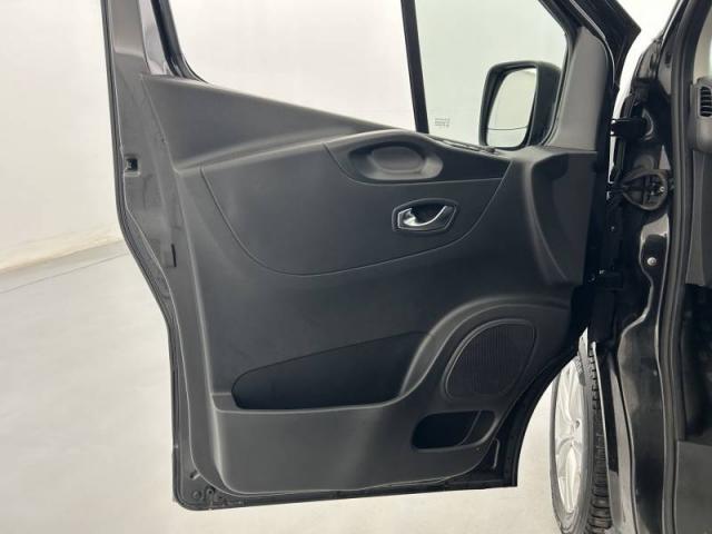 Renault Trafic image 1