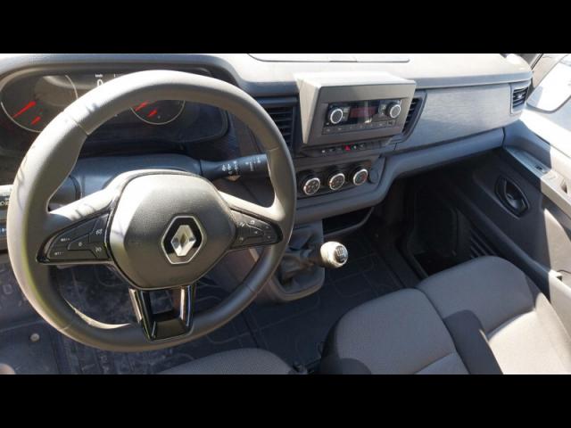 Renault Trafic image 1