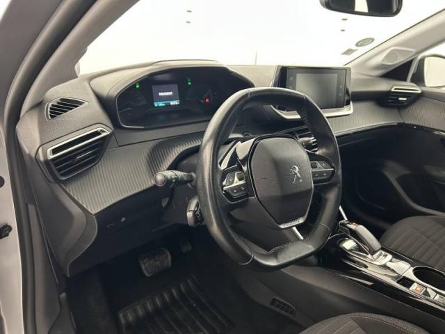 Peugeot 208 image 1