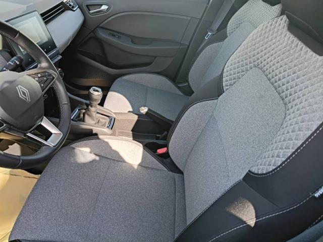 Renault Clio image 1