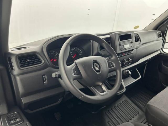 Renault Master image 1