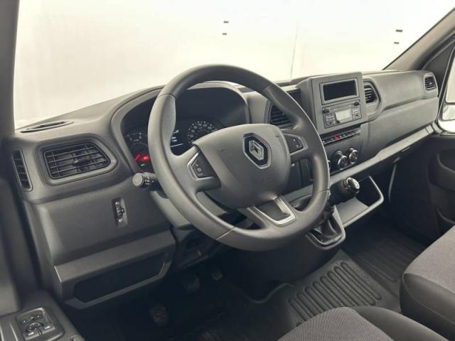 Renault Master image 1