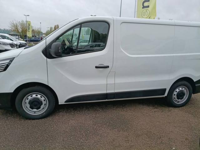 Renault Trafic image 2