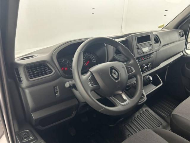 Renault Master image 1