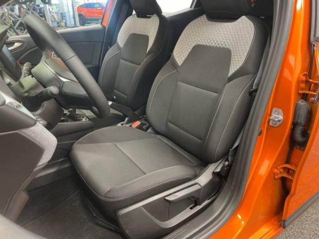 Renault Clio image 2