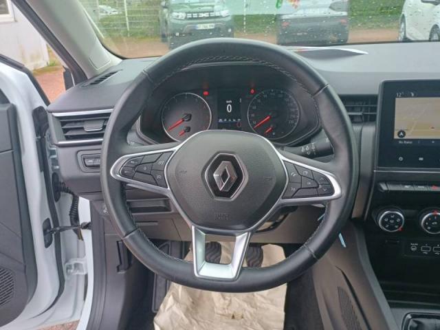 Renault Clio image 9