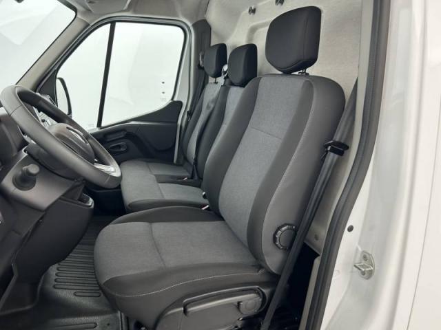 Renault Master image 9