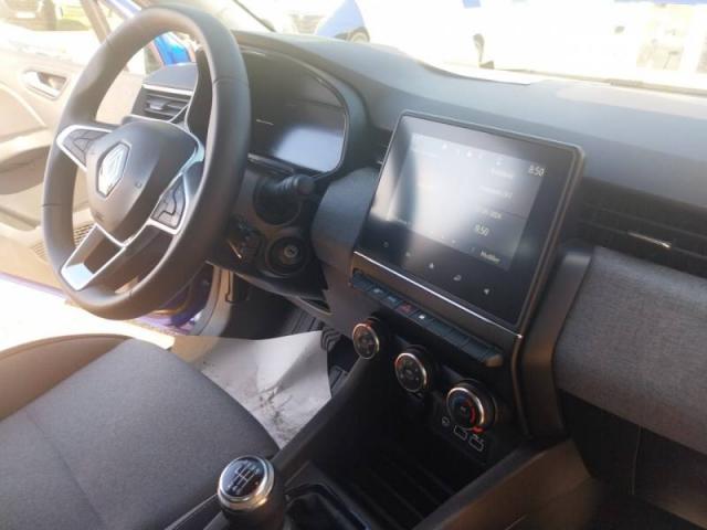 Renault Clio image 9