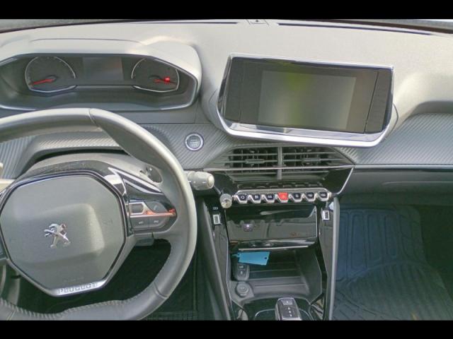 Peugeot 2008 image 3