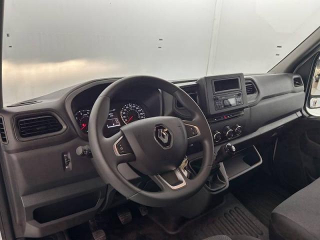 Renault Master image 1