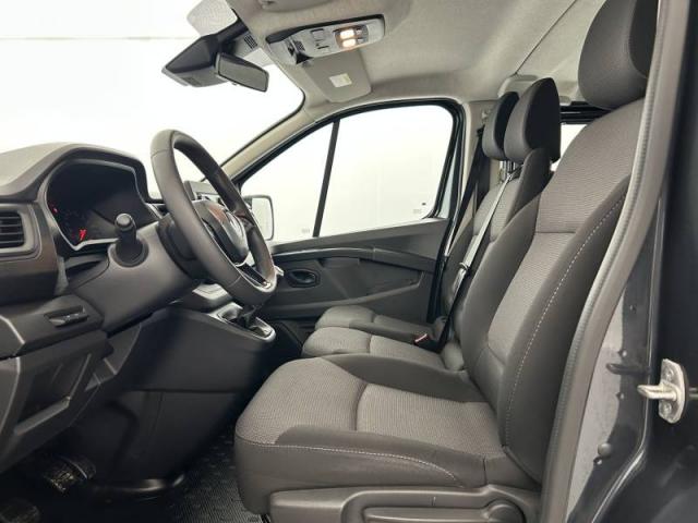 Renault Trafic image 2
