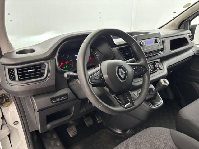 Renault Trafic image 1