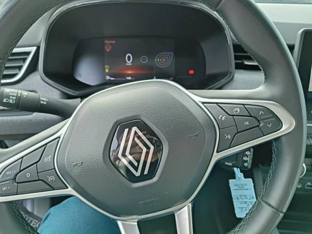 Renault Clio image 2
