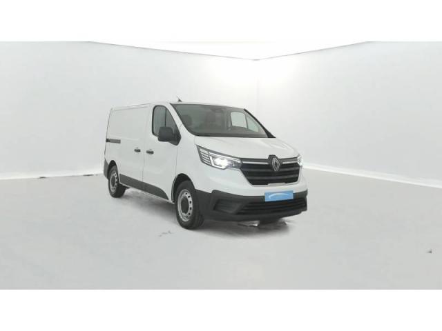 Renault Trafic image 2