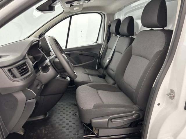 Renault Trafic image 8