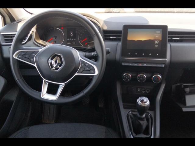 Renault Clio image 2