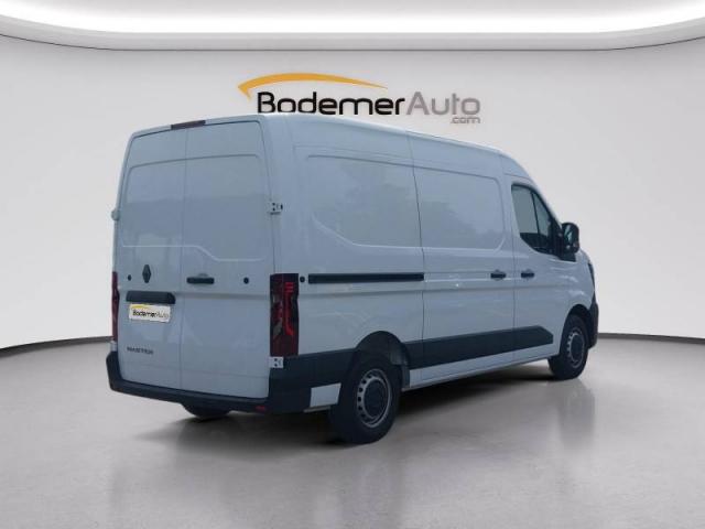 Renault Master image 2