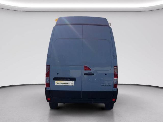 Renault Master image 2