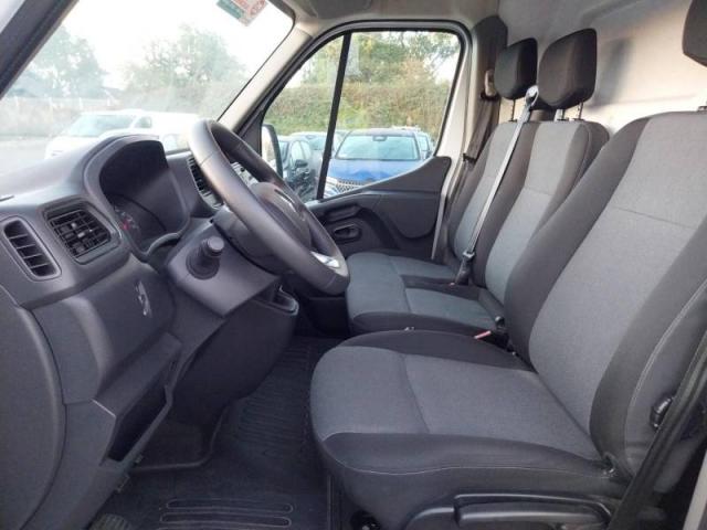 Renault Master image 9