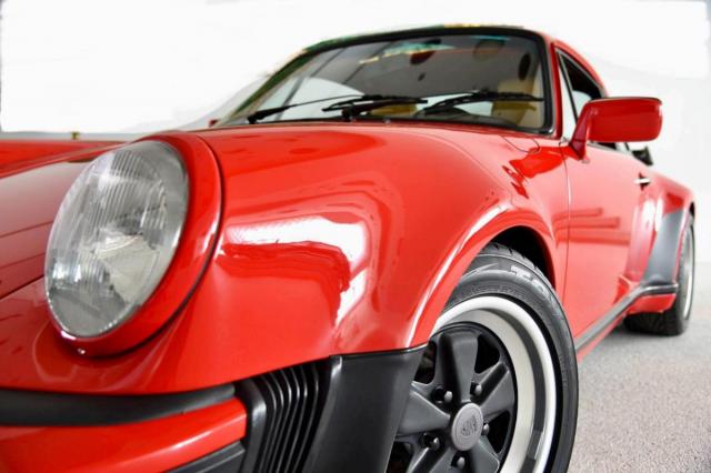 Porsche 930 image 9