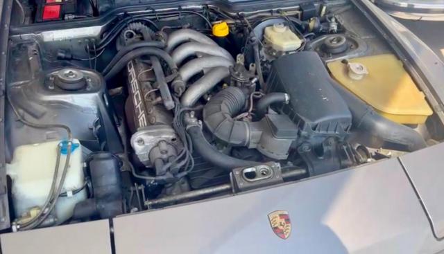 Porsche 944 image 5