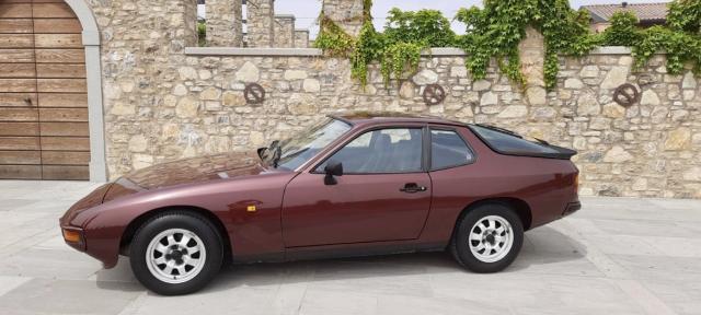 Porsche 924 image 1